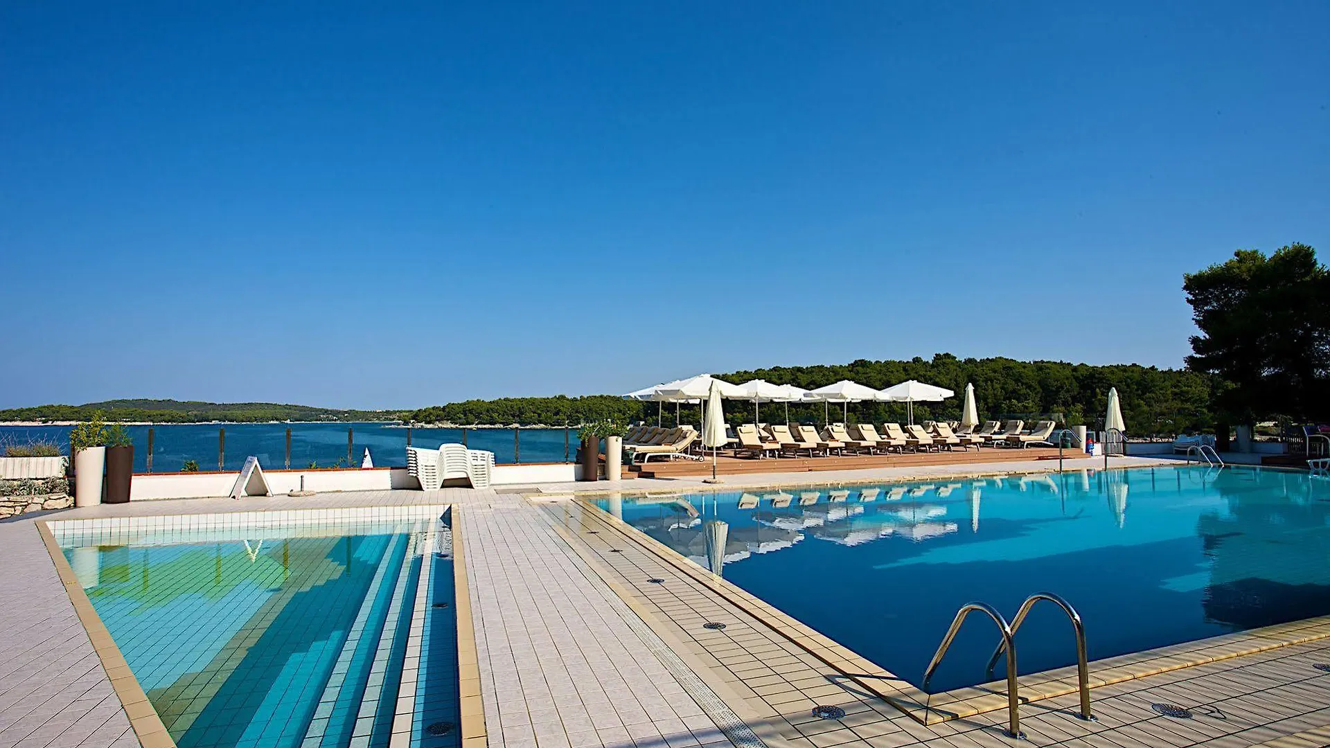Horizont Resort Pula 2*,